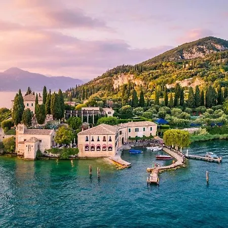 Al Centro * 佩斯坎蒂那